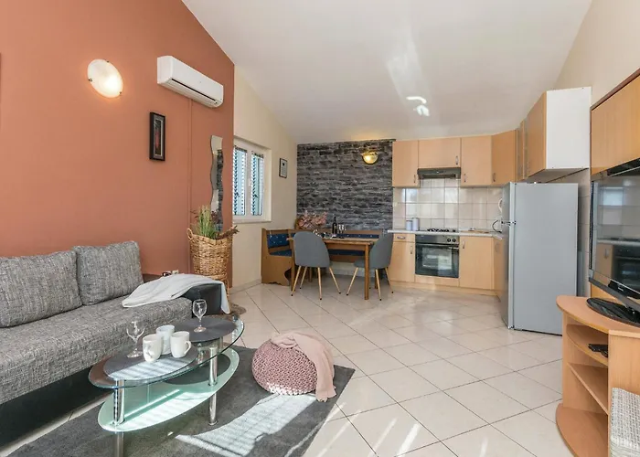 Appartamento Amazing In Biograd Na Moru